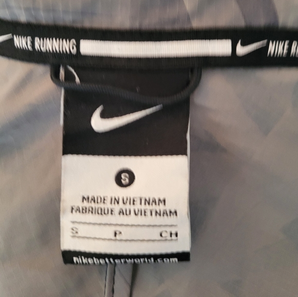 Nike womans running shell jacket. Size small. - Picture 3 of 5